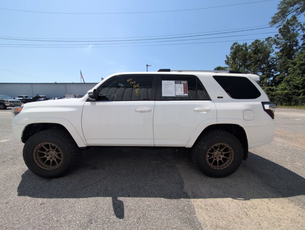 Used 2020 Toyota 4Runner SR5 Premium w/ Moonroof Package AWD/4WD image 5