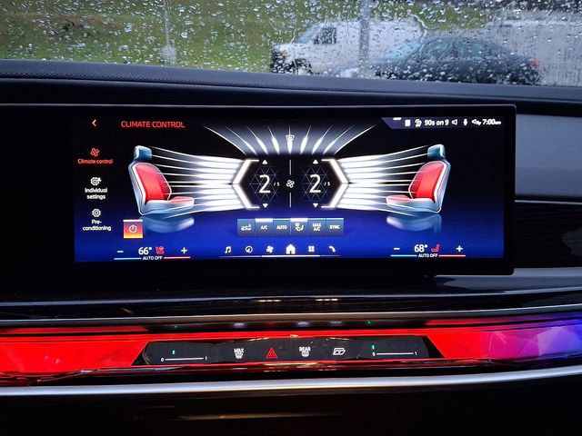 Used 2025 BMW 740i xDrive AWD/4WD image 20