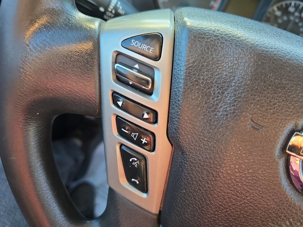 Used 2017 Nissan Titan S image 26