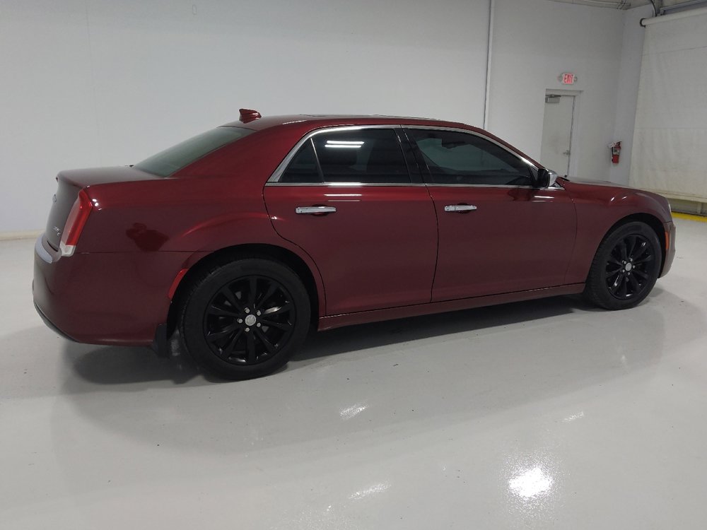 Used 2017 Chrysler 300 C image 10