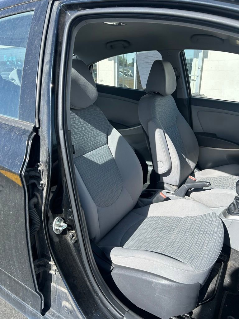 Used 2015 Hyundai Accent GLS FWD image 7
