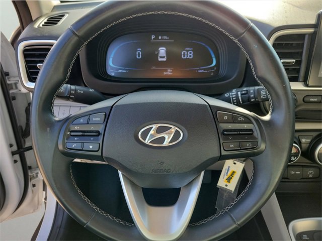 Used 2023 Hyundai Venue SEL image 17