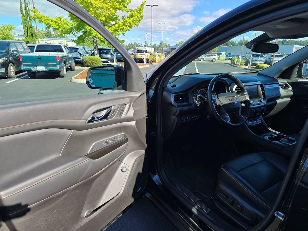 Used 2022 GMC Acadia AT4 w/ Technology Package AWD/4WD image 7