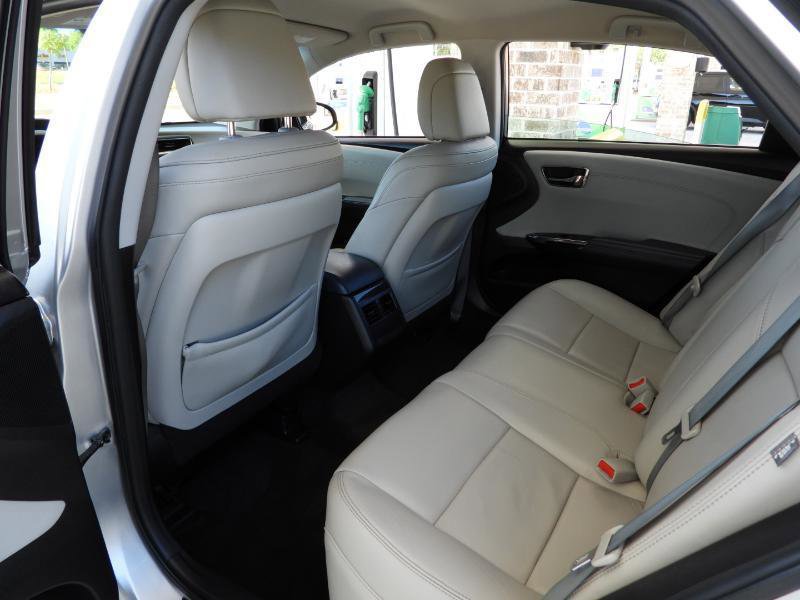 Used 2014 Toyota Avalon XLE FWD image 32