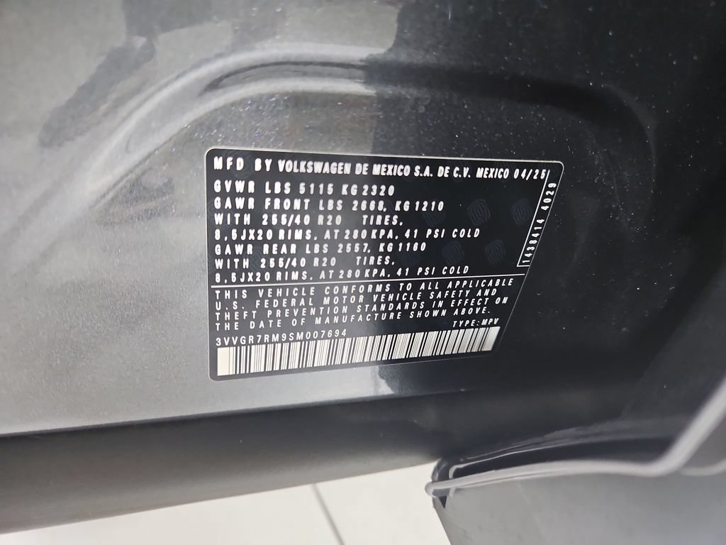 Used 2025 Volkswagen Tiguan SE R-Line AWD/4WD image 31