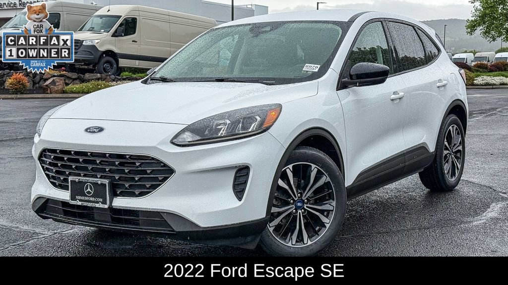 Used 2022 Ford Escape SE w/ SE Sport Appearance Package FWD image 1