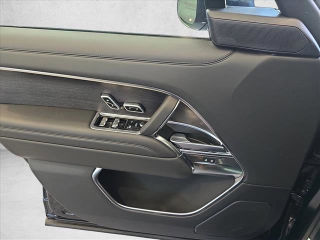 New 2025 Land Rover Range Rover Long Wheelbase SE image 27