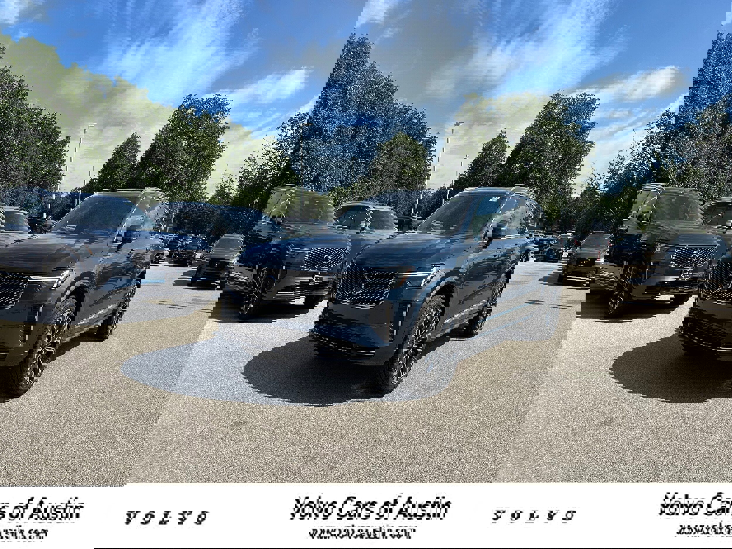 New 2026 Volvo XC90 T8 Plus image 1