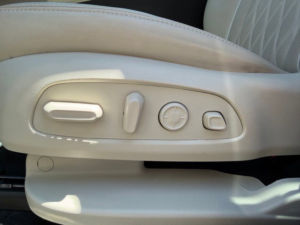 Certified 2023 Buick Enclave Avenir FWD image 22