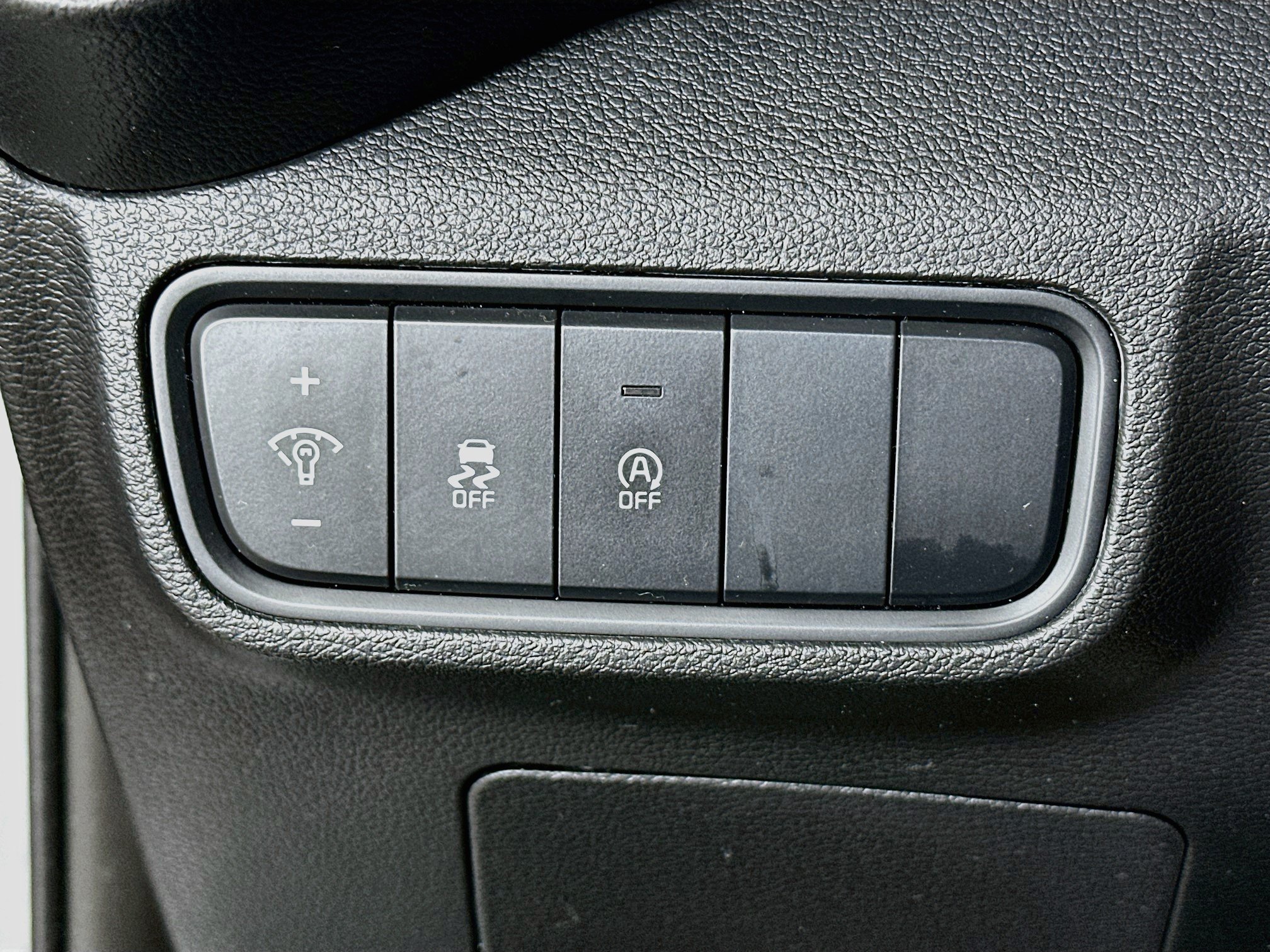Used 2024 Kia Soul LX w/ Option Group 015 FWD image 17