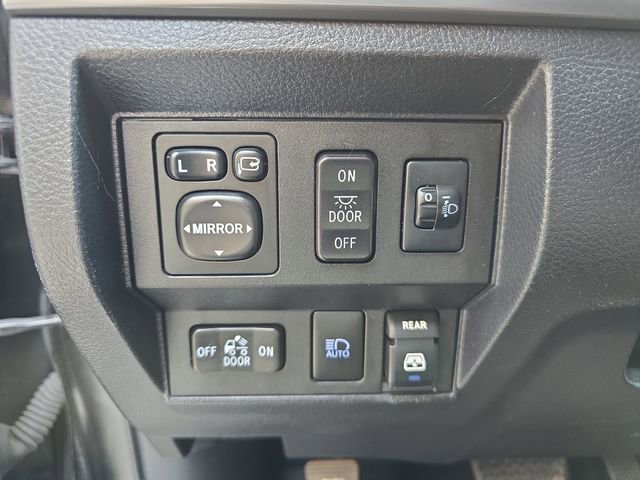 Used 2018 Toyota Tundra Platinum image 28