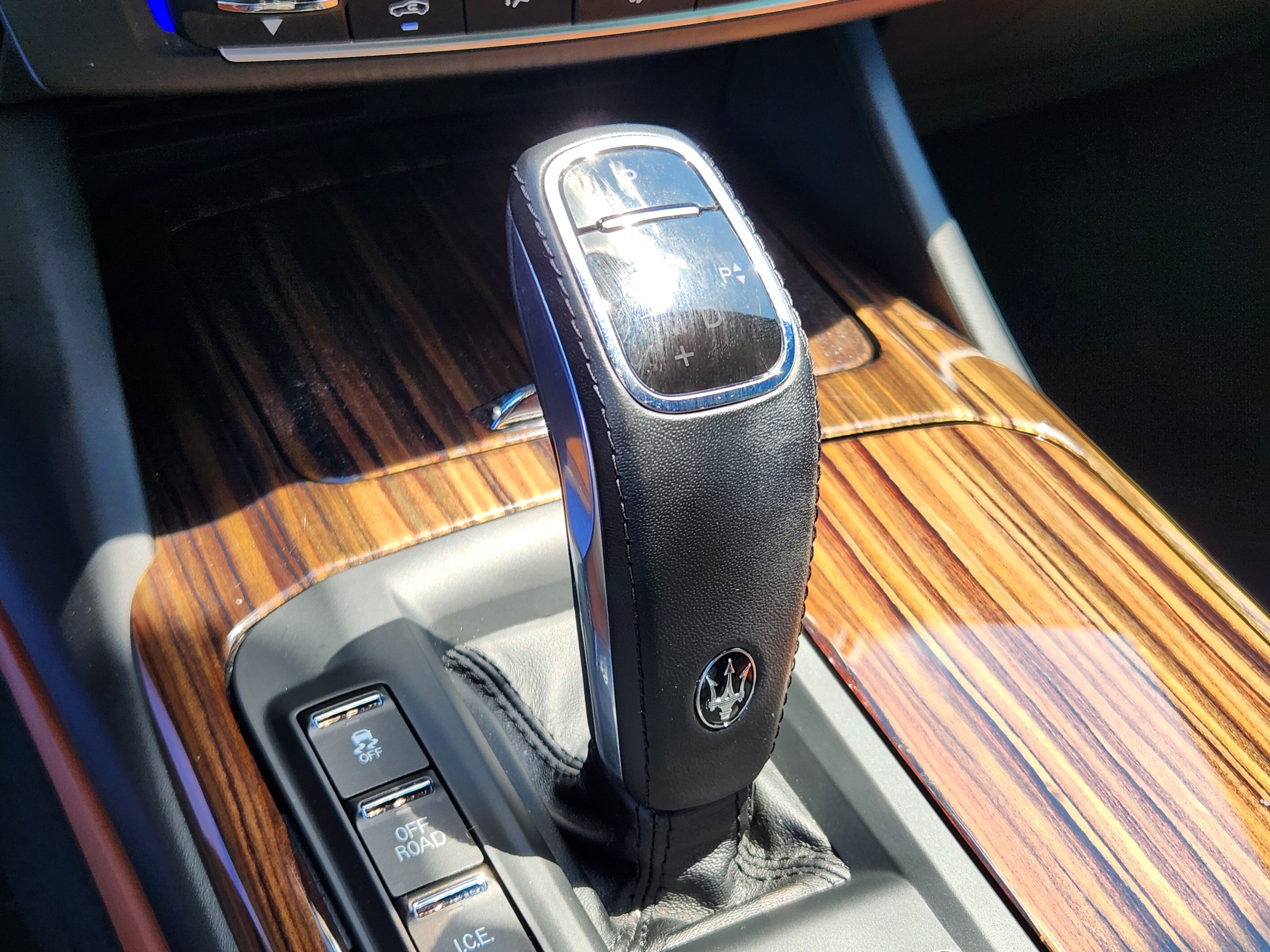 Used 2019 Maserati Levante GranLusso AWD/4WD image 26