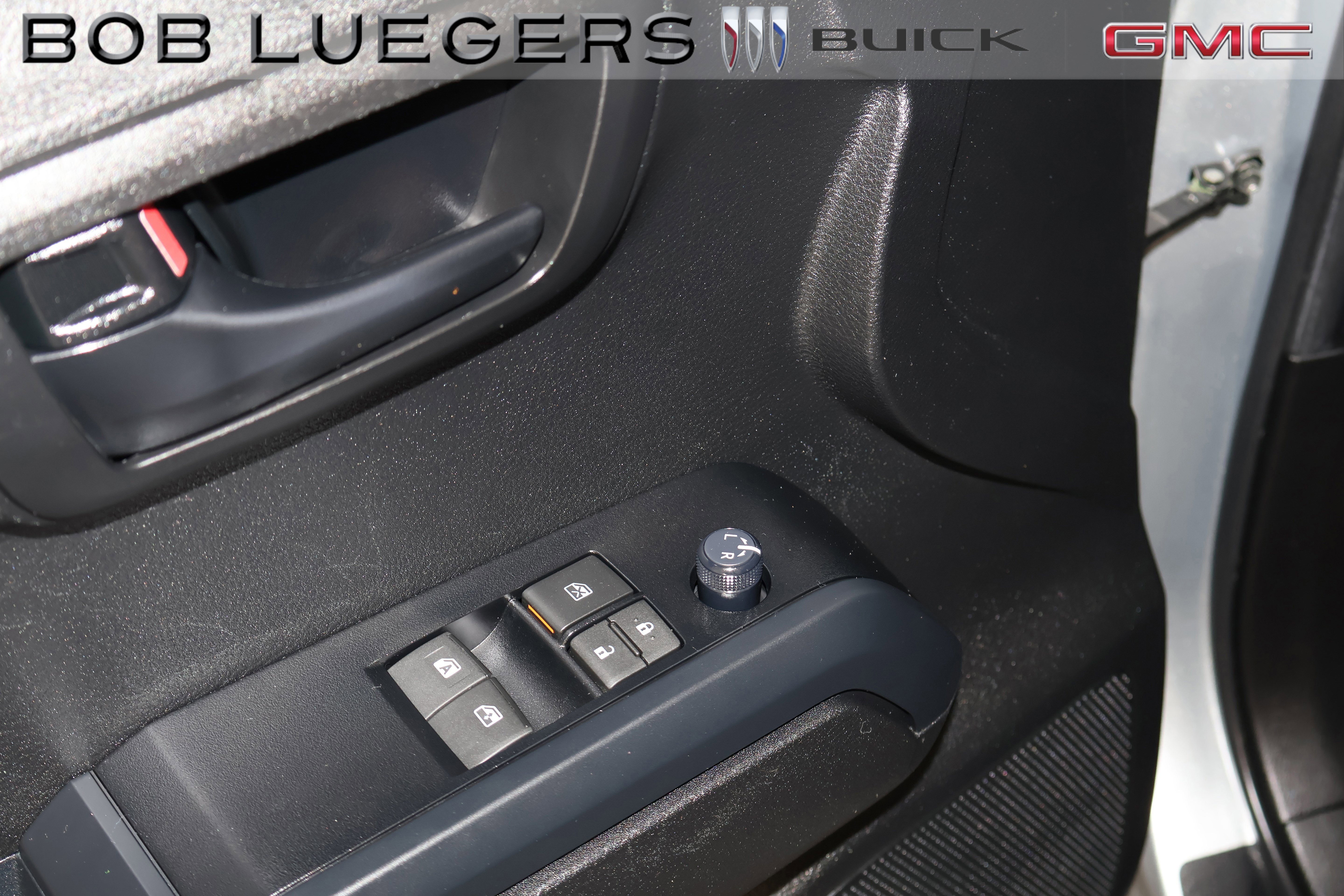 Used 2022 Toyota Tacoma SR RWD image 8