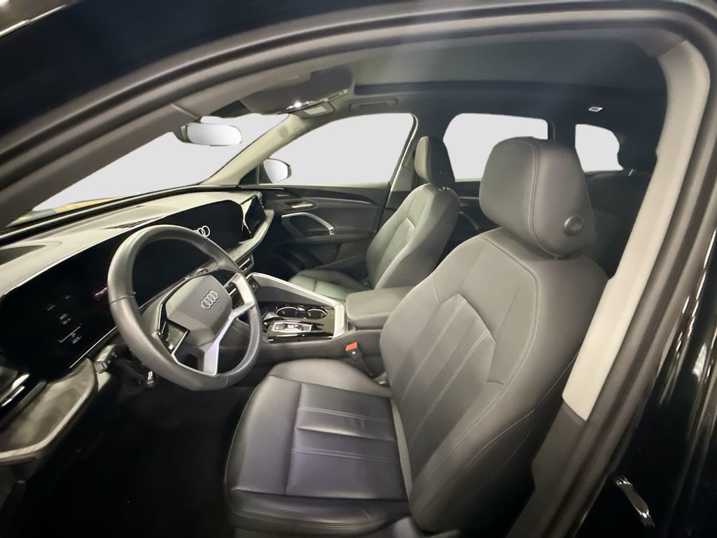 Certified 2025 Audi Q5 Premium Plus w/ Premium Plus image 18