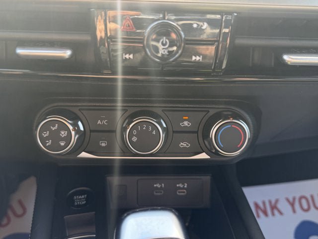 Used 2025 Nissan Kicks SV AWD/4WD image 22