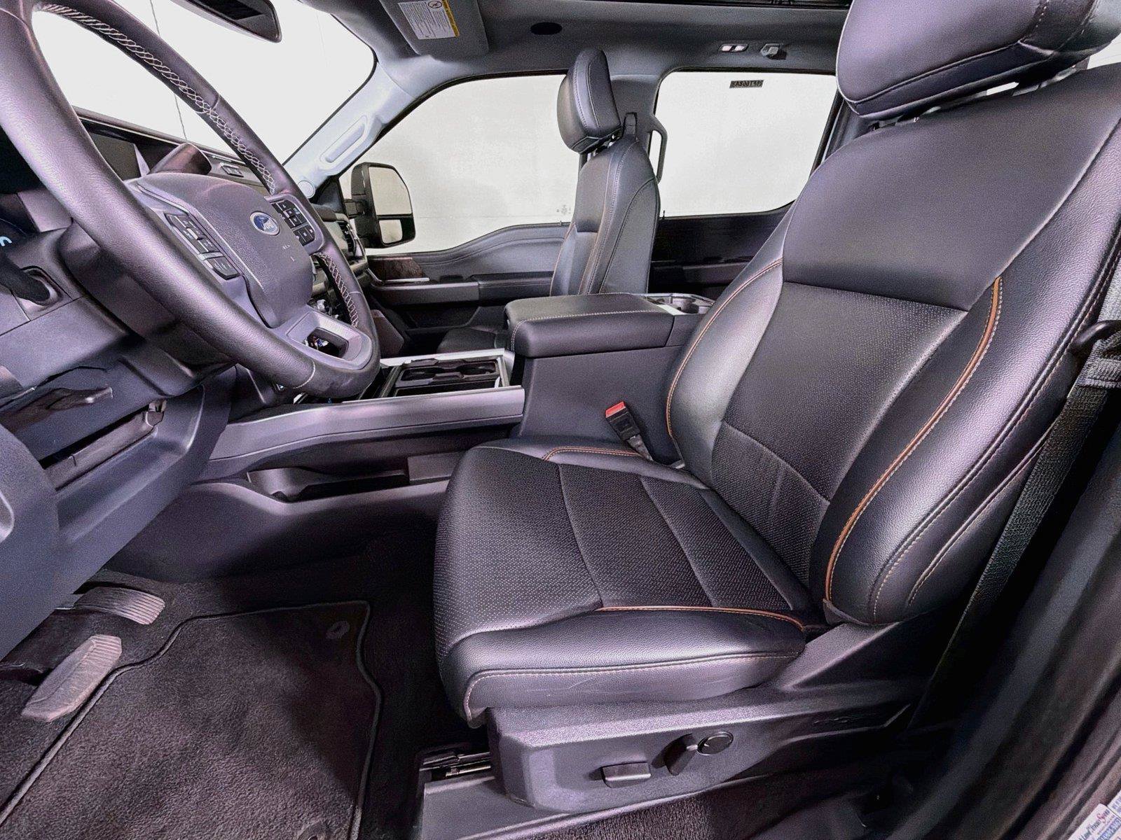 Used 2025 Ford F250 Lariat w/ Lariat Ultimate Package AWD/4WD image 2