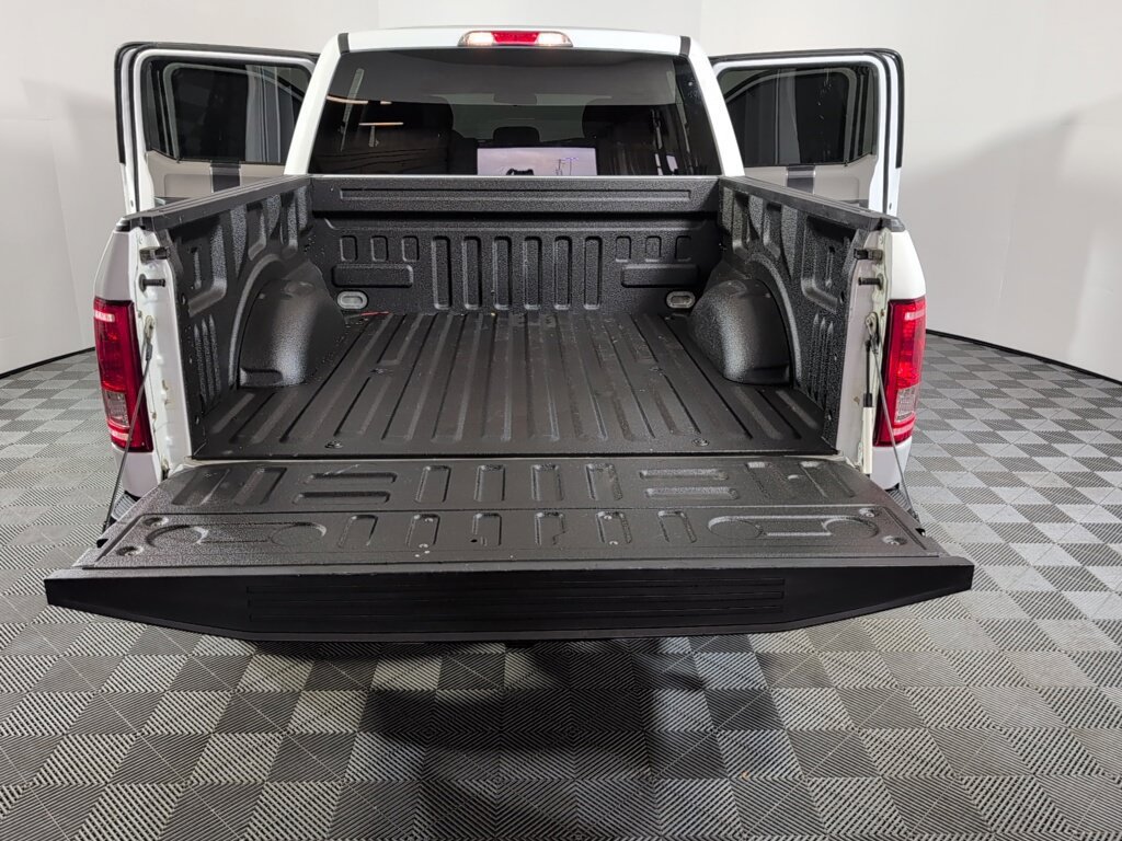 Used 2017 Ford F150 XLT AWD/4WD image 21