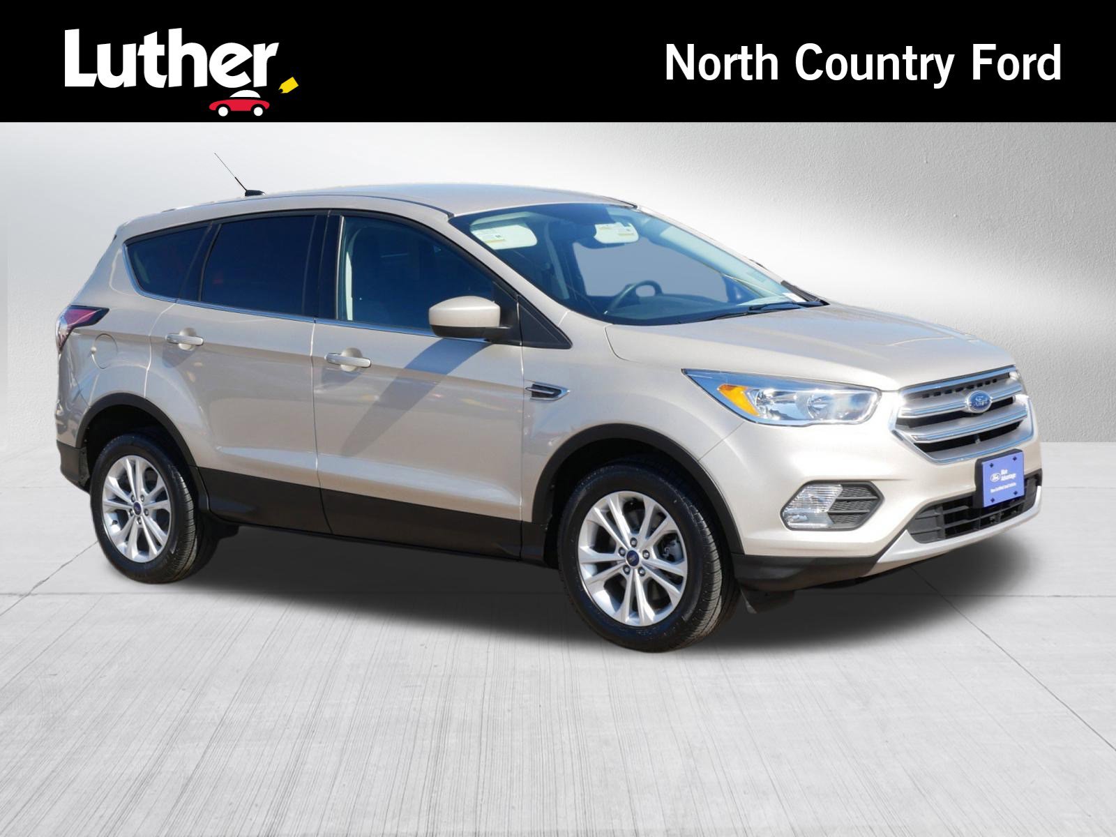 Used 2017 Ford Escape SE w/ SE Cold Weather Package image 1