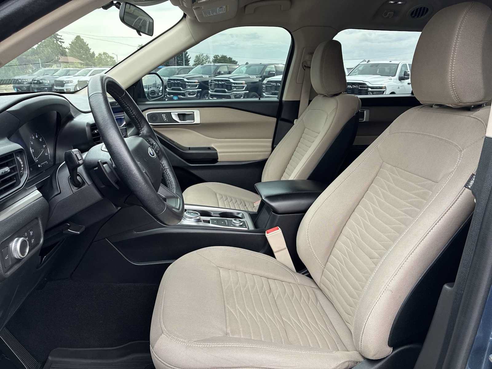 Used 2020 Ford Explorer XLT AWD/4WD image 13