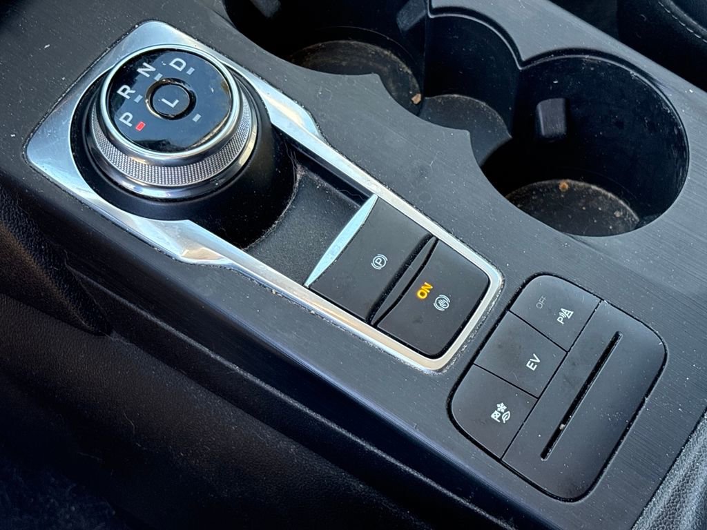 Used 2022 Ford Escape Titanium image 27