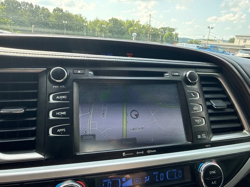 Used 2018 Toyota Highlander XLE AWD/4WD image 27