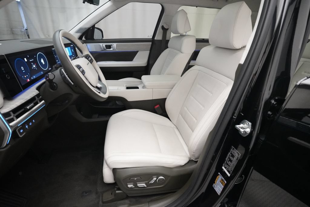Used 2024 Hyundai Santa Fe Calligraphy AWD/4WD image 7