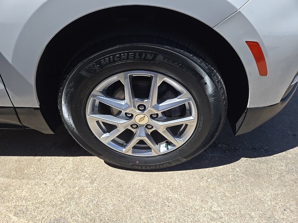 Used 2023 Chevrolet Equinox LS FWD image 25
