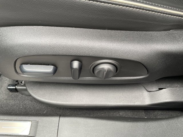 Used 2023 GMC Acadia Denali image 15