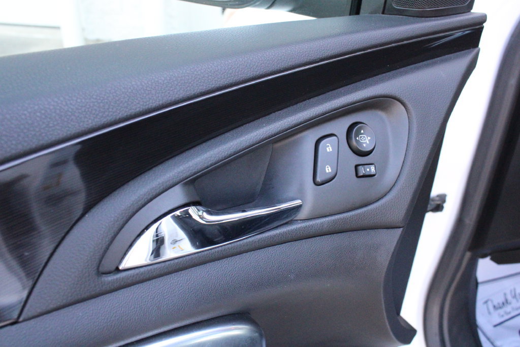 Used 2014 Buick Regal Premium FWD image 7