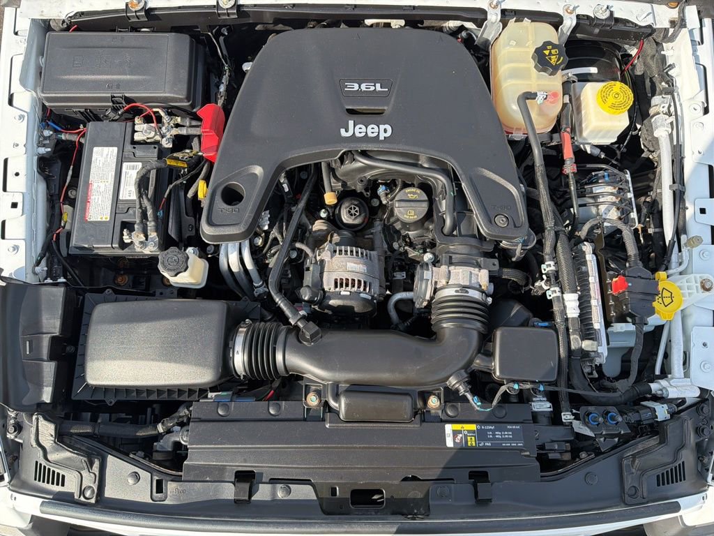 Used 2020 Jeep Gladiator Overland image 11