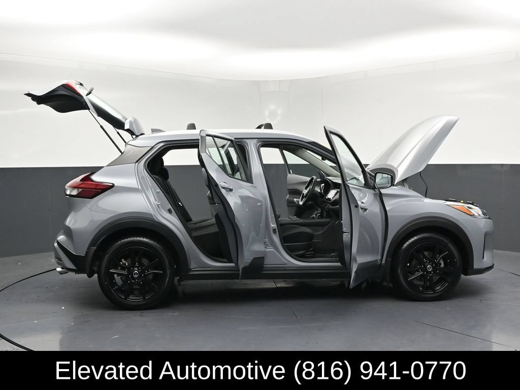 Used 2021 Nissan Kicks SV w/ Interior Electronics Package FWD image 32