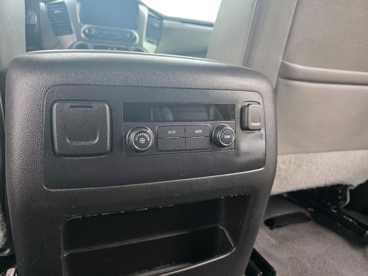 Used 2020 Chevrolet Suburban LT image 39