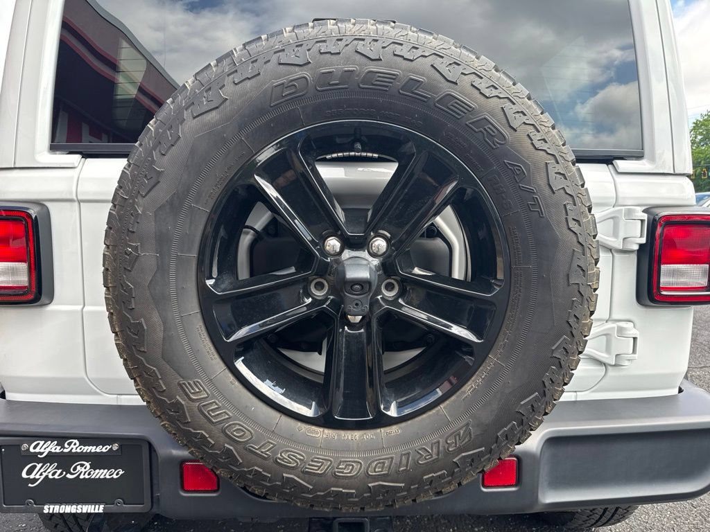 Used 2023 Jeep Wrangler Unlimited Sahara AWD/4WD image 27