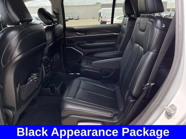 Used 2023 Jeep Grand Cherokee L Limited w/ Black Appearance Package AWD/4WD image 17