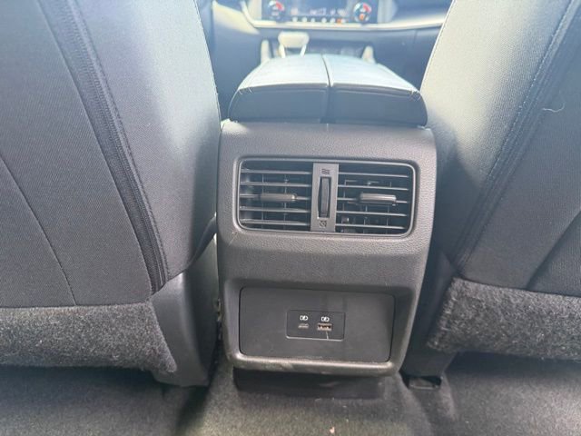 Used 2023 Nissan Rogue SV image 13