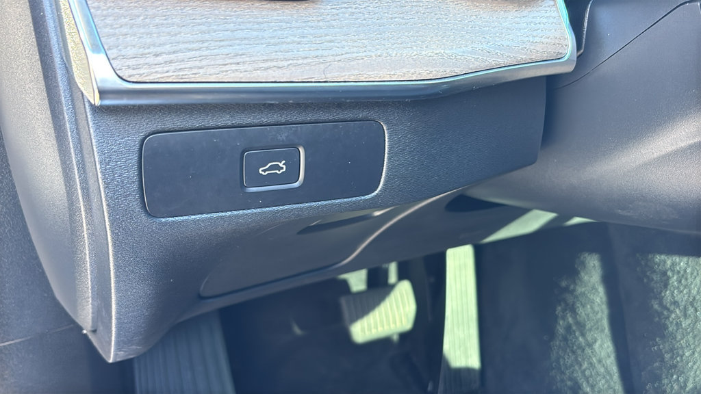 Certified 2026 Volvo XC90 B6 Plus AWD/4WD image 15