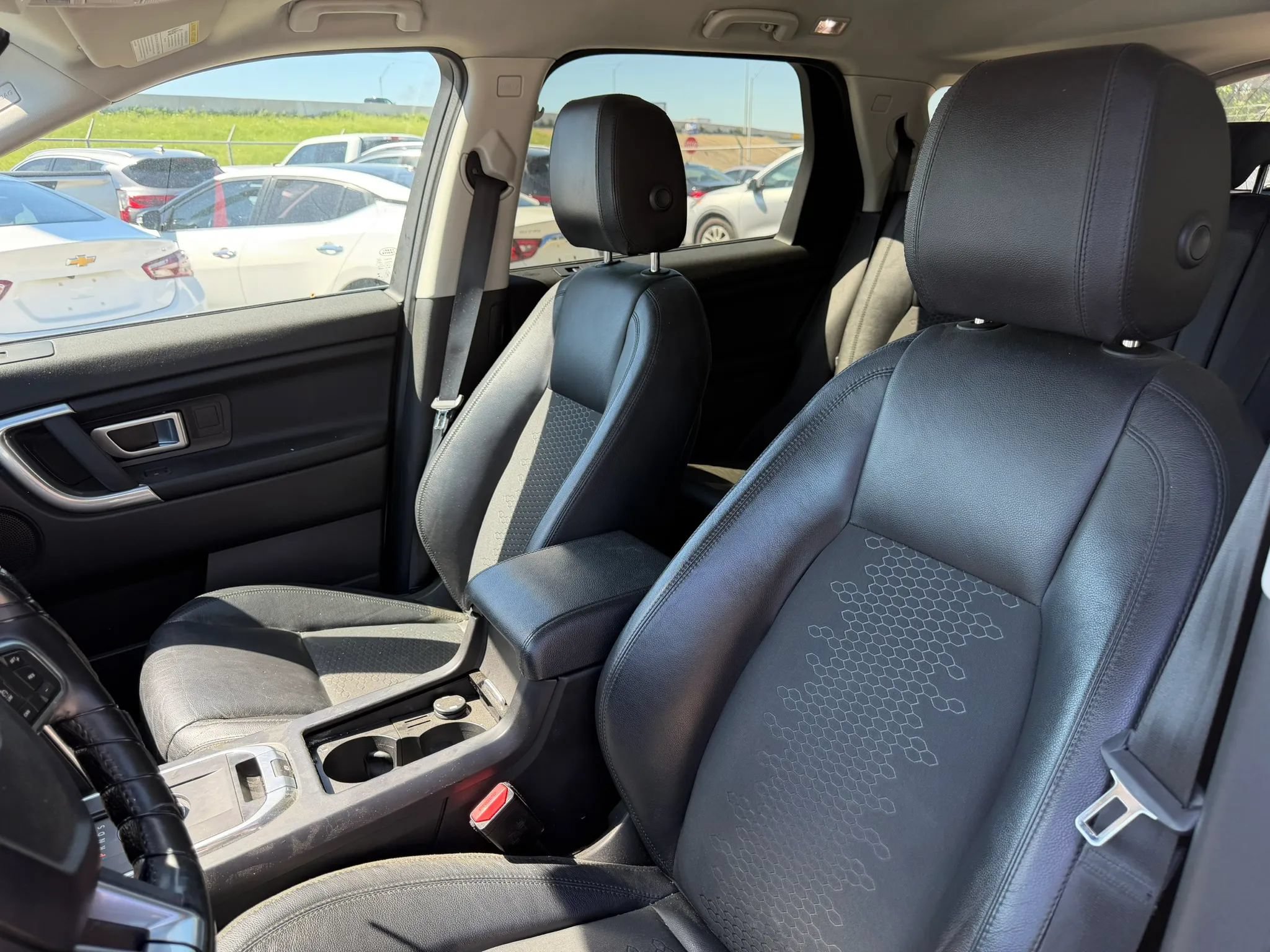 Used 2016 Land Rover Discovery Sport SE AWD/4WD image 10