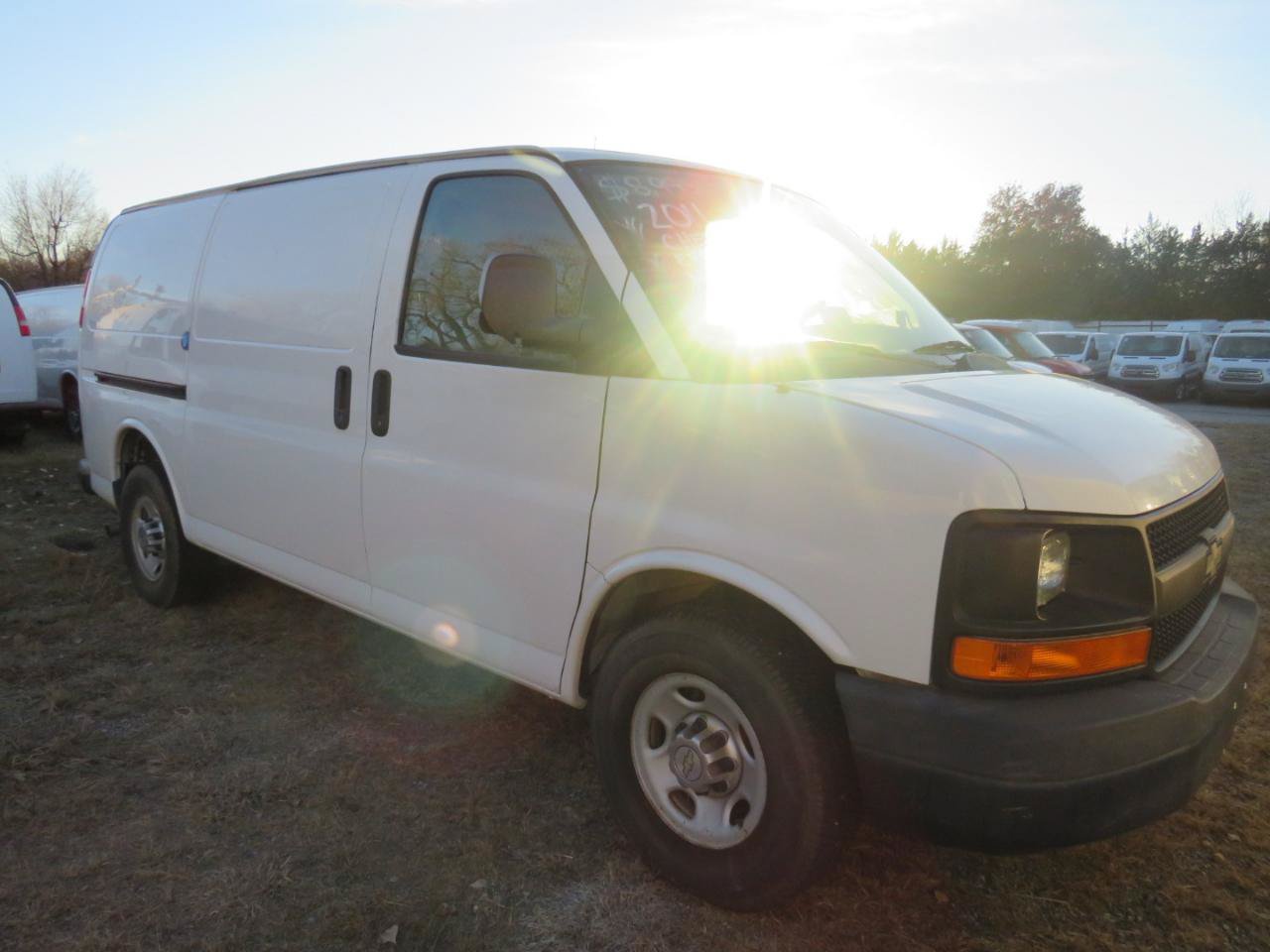 Used 2011 Chevrolet Express 2500 RWD image 23