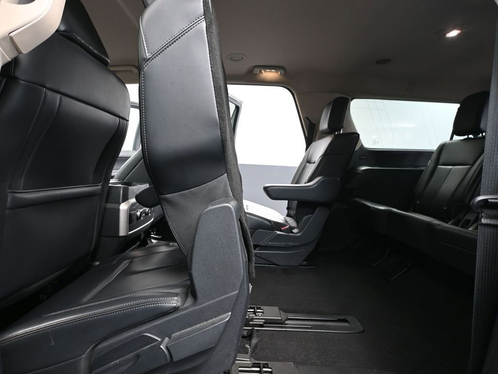 Used 2024 Ford Expedition Max XLT image 41