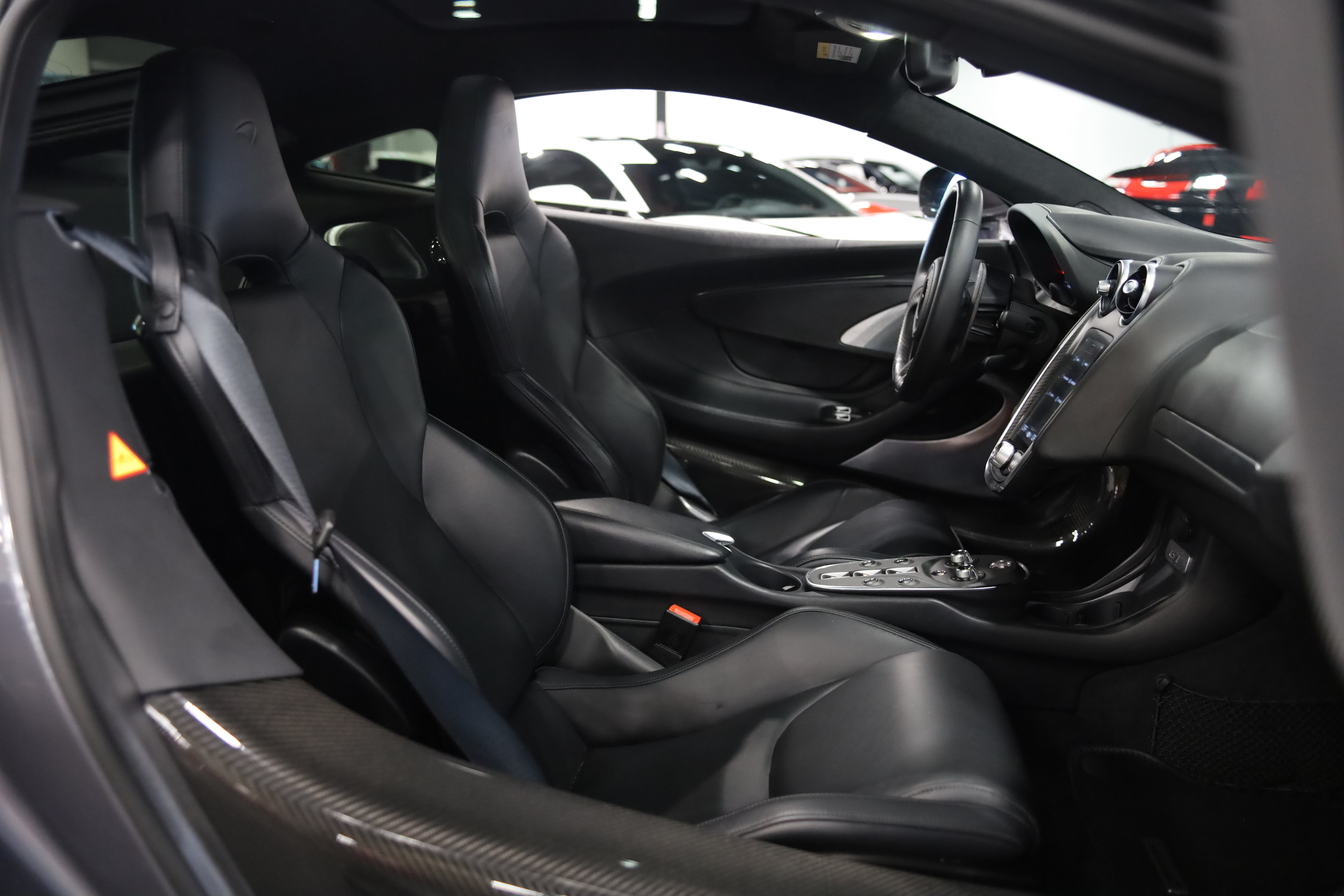 Used 2023 McLaren GT RWD image 37