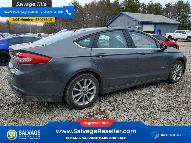 Used 2017 Ford Fusion SE image 3