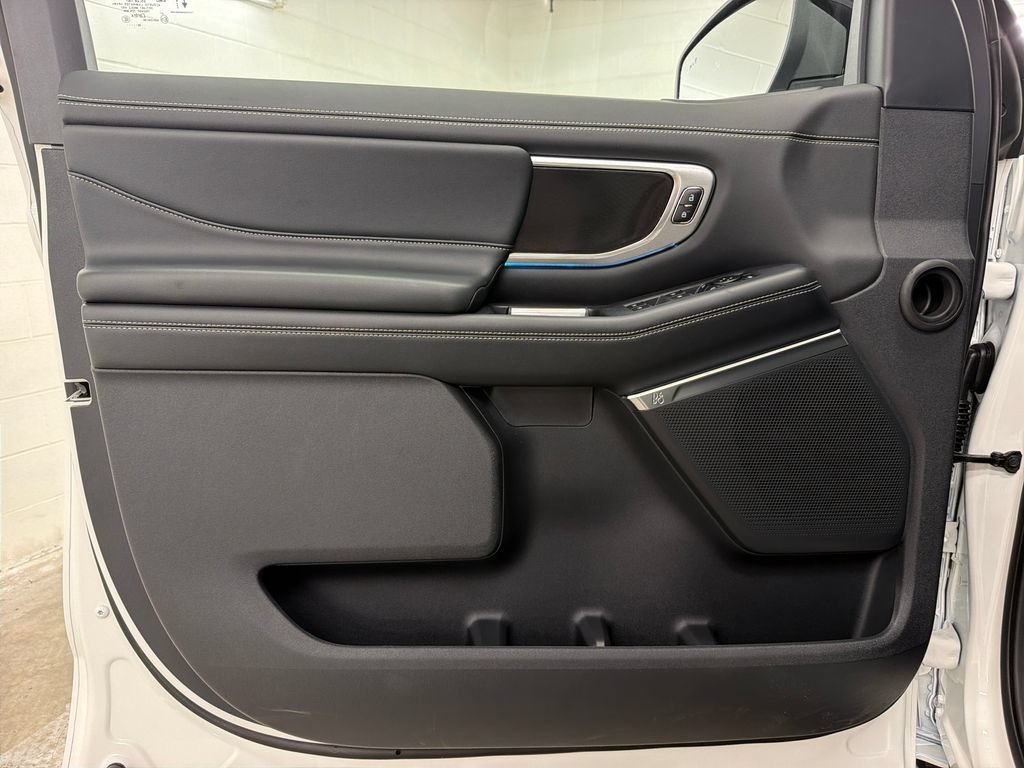 New 2027 Ford Expedition Platinum w/ Stealth Appearance Package RWD image 15