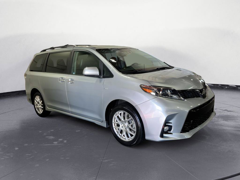 Used 2019 Toyota Sienna SE w/ SE Preferred Package