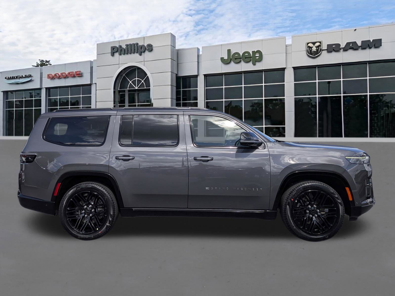 New 2026 Jeep Grand Wagoneer Limited AWD/4WD image 2