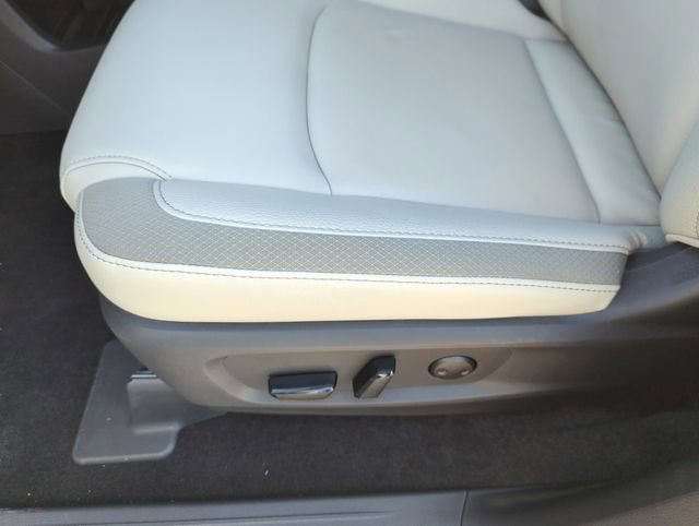 Used 2024 Nissan Pathfinder SL image 30