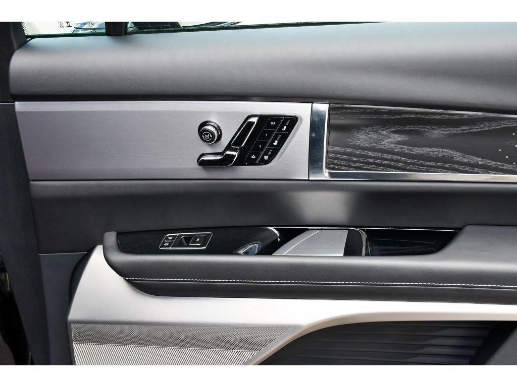 Used 2026 Cadillac Vistiq Platinum w/ LPO, Floor Liner Package AWD/4WD image 33