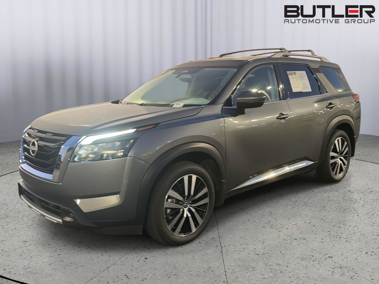 Used 2025 Nissan Pathfinder Platinum w/ Lighting Package (N92)