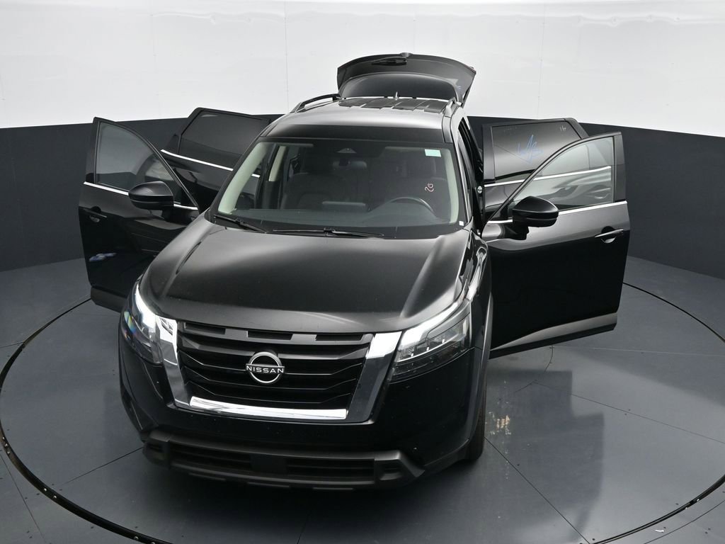 Used 2025 Nissan Pathfinder SV FWD image 40
