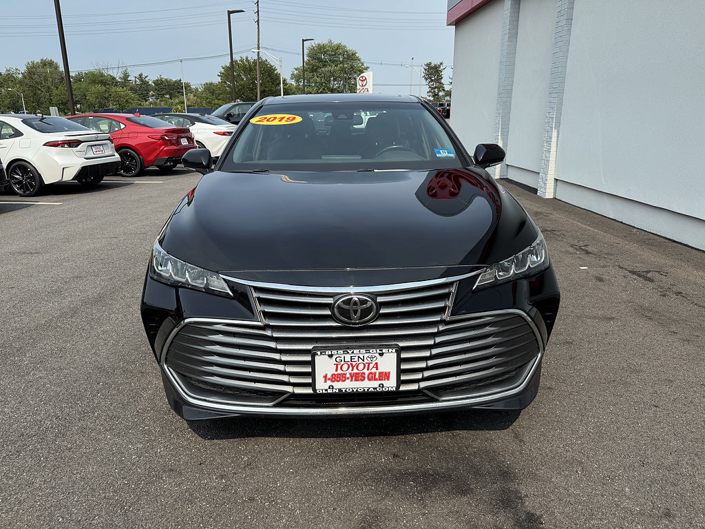 Used 2019 Toyota Avalon XLE w/ Moonroof Package FWD image 3