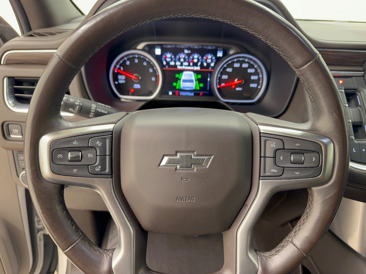 Used 2021 Chevrolet Suburban Z71 w/ Z71 Signature Package AWD/4WD image 10